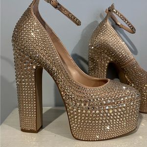 Steve Madden Size 7 Platform Heels